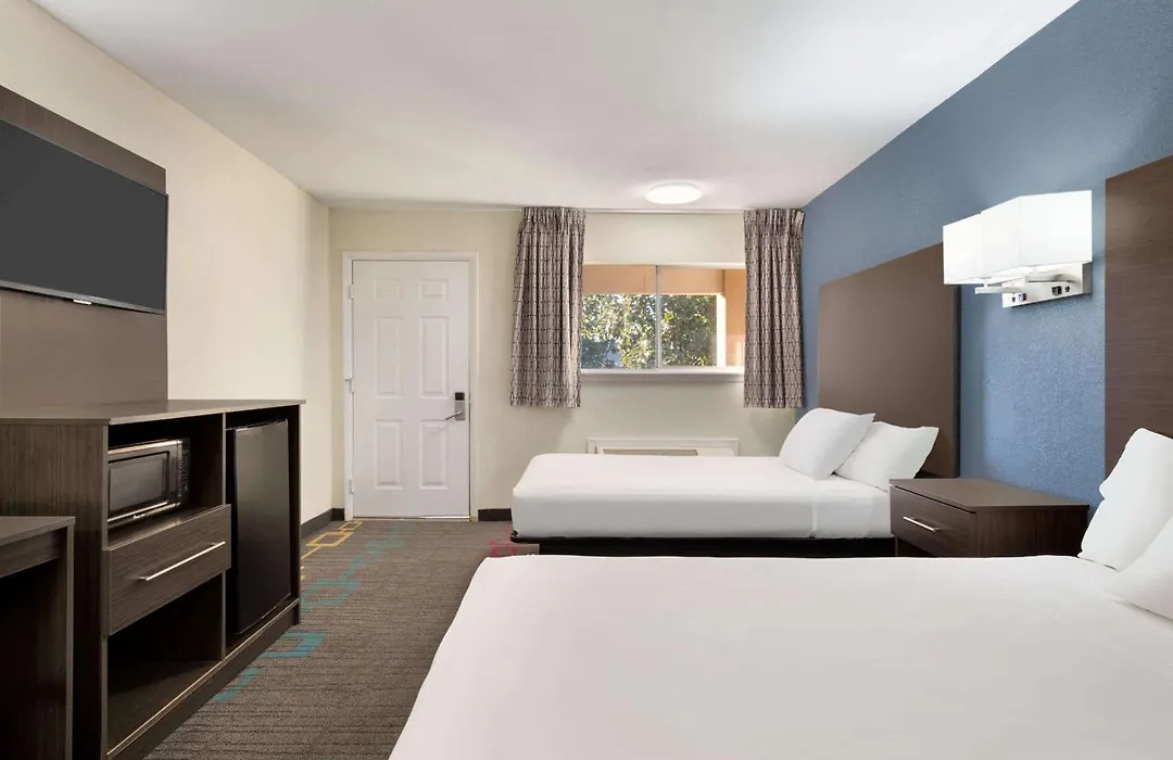 Days Inn By Wyndham Lawton-1